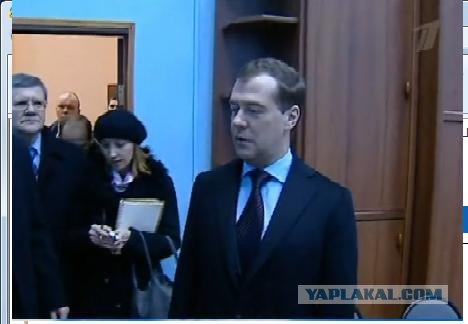 Медведев придумал, как попасть на вокзал