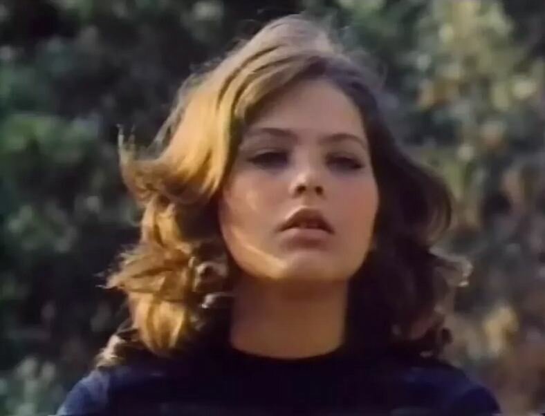 Орнелла Мути Купается Обнаженной – Солнце На Коже 1971