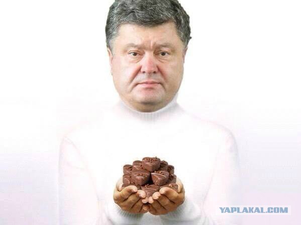 Порошенко едет на работу,