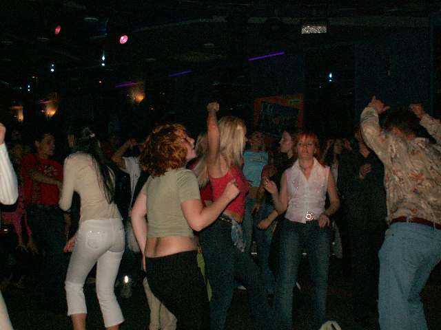 Очередные фото омских жесть-вечеринок в Атлантиде