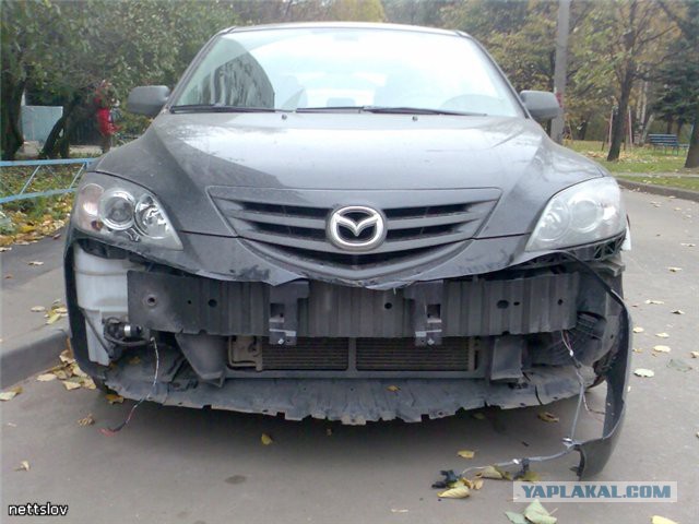 У Mazda в Ростове вырезают противотуманки.=