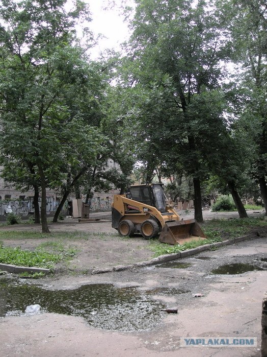 В Москве хоронят историю (10 фото)