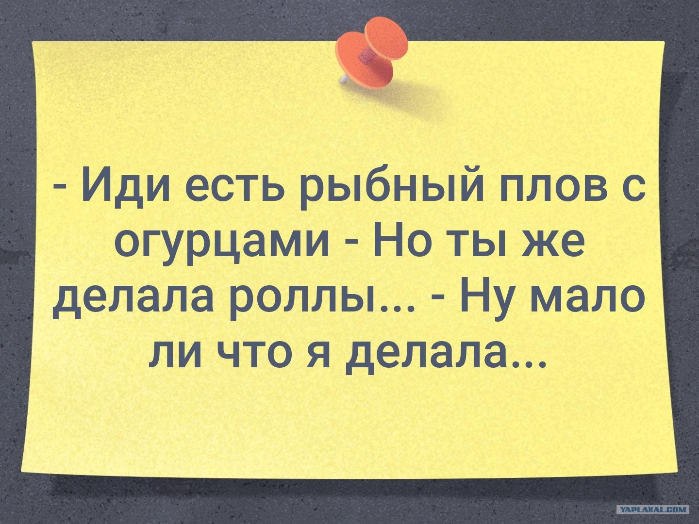 Малышка с большими сиськами жадно ест на ужин теплую сперму старого отчима