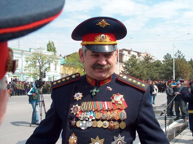 В Москве ограбили генерала казачьих войск, который снял девушку на “Мамбе”