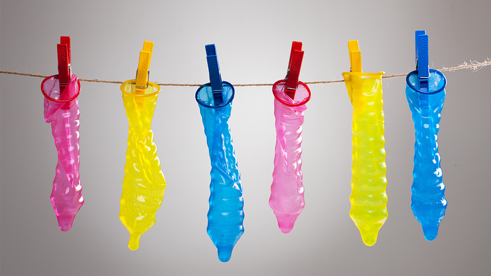 Использование презервативов защищает от заражения