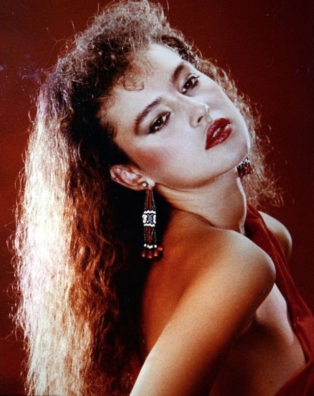 Фотографии молодой Моники Белуччи, сделанные в 1980-х годах
