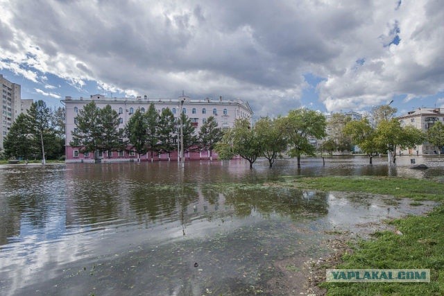 Всё, вода уходит! А вместе с нею печаль, разруха..