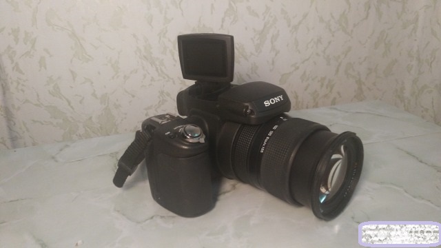 Продаю фотоаппарат Sony Cyber-shot DSC-R1