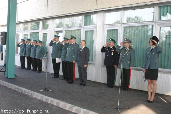 АРМИЯ, падонки с оружием. Солдаты, матросы и т.п.