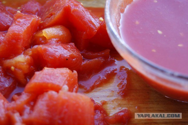 Кролик тушеный в томатном соусе