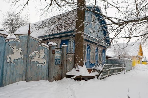 Как простой деревенский мужик себе царский дворец сделал	(12 фото)