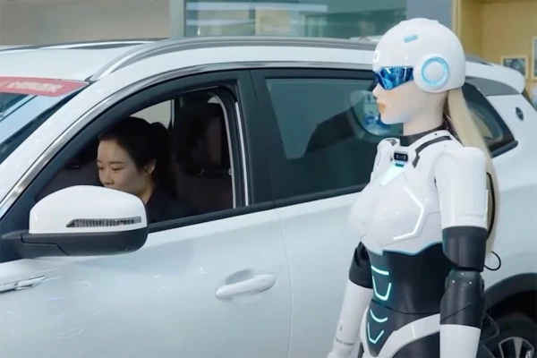 Китайский автобренд создал андроида-консультанта – он будет продавать машины