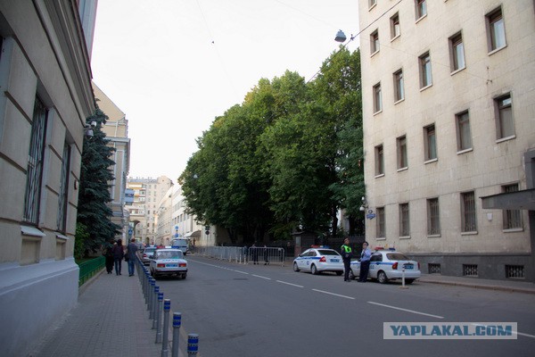 Посольство Украины в Москве vs