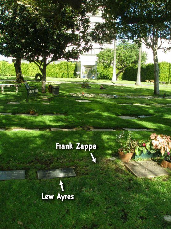 Мертвый город: как выглядят могилы знаменитых музыкантов