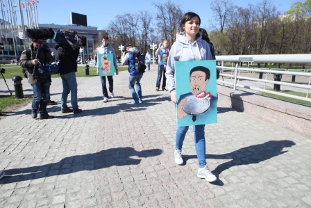 Художники в центре Москвы представили свой взгляд