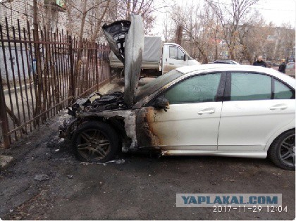 В Перми неизвестный поджег автомобиль директора «Комсомольской правды»