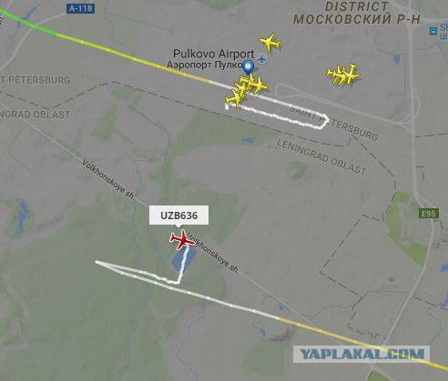Пассажирский самолет с горящим двигателем экстренно садится в Пулково