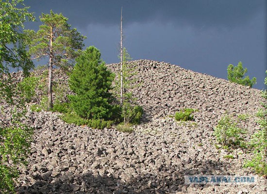 Проснулся грязевой вулкан: учёные объяснили сход земли на Южном Урале