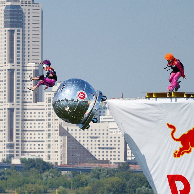 Red Bull Flugtag 2015: полет головы Михалкова