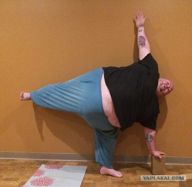 Голая йога набирает популярность в Instagram