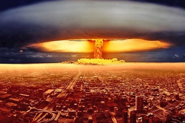 Ядерная война, ядерная война... когда умрут все на свете люди и воцарится тьма