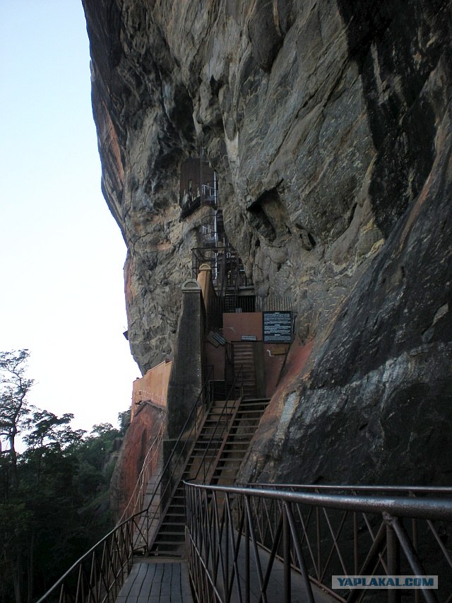Гора-крепость Сигирия в Шри-Ланке