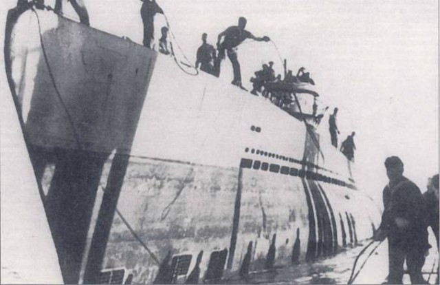 Что бывает когда сталкиваются немецкая субмарина, американский гидросамолёт, исландский рыболовный траулер и британские эсминцы.