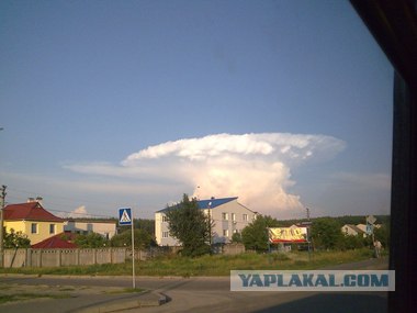 Ядерный гриб повис над Киевом.