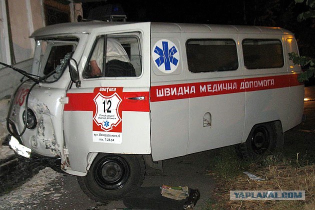ВСУ уничтожили санавтомобиль НМ ЛНР, три человека тяжело ранены
