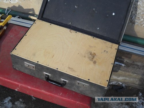 Автомобильный сабвуфер-чемодан (19 фото)