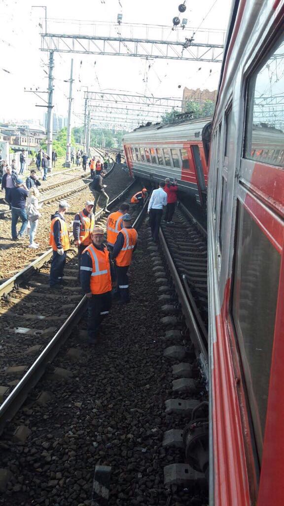 Происшествие на Курском вокзале г.Москва - столкнулись две электрички