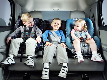 С 1 января изменятся правила перевозки детей в автомобилях
