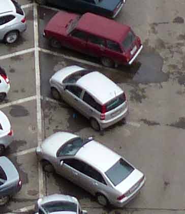 Почему женщины паркуясь не думают о других?