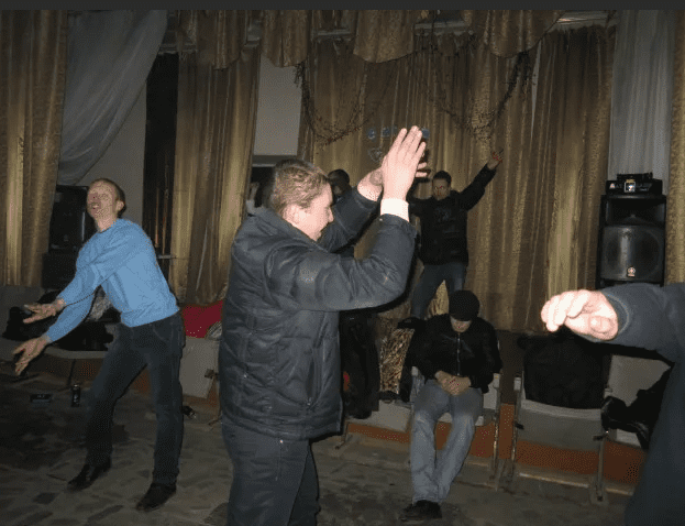 Сельская дискотека как отражение души русского человека
