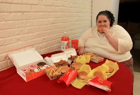 В России женщины часто обвиняют мужчин, что они толстые и пузатые. Но, женщин с ожирением в стране наоборот больше