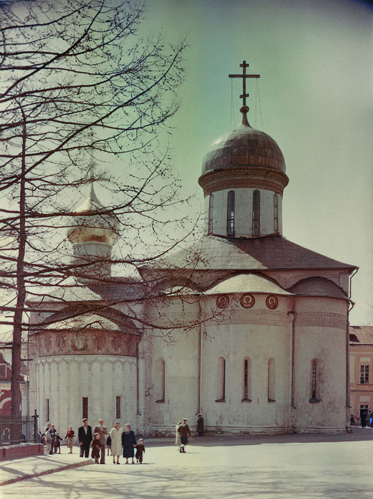 Троице-Сергиева лавра в цвете