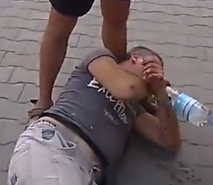 Мужчину избили в Севастополе за символику «Азова» на велосипеде