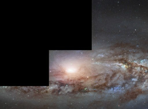 Телескоп "Хаббл" продолжает радовать  поразительными  видами космоса