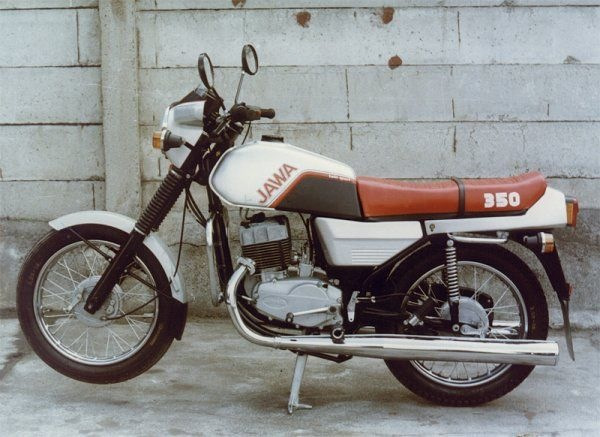 Капсула времени: Новая Jawa 350/638, простоявшая 30 лет в квартире!