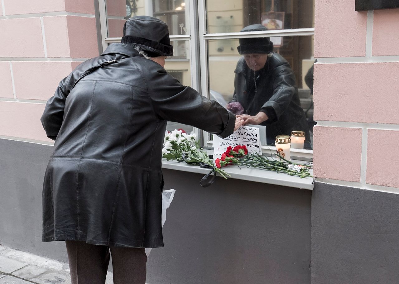 Жительница  Таллина: «Слава Путину! Слава России! Путин — молодец!»