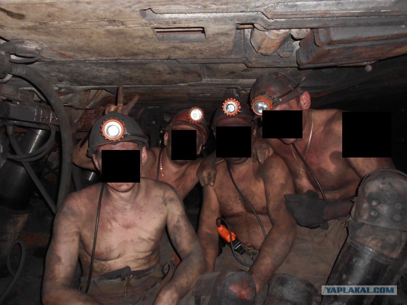 Взбудораженные шахтеры выложили голые концы - порно фото
