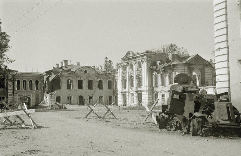    1942 