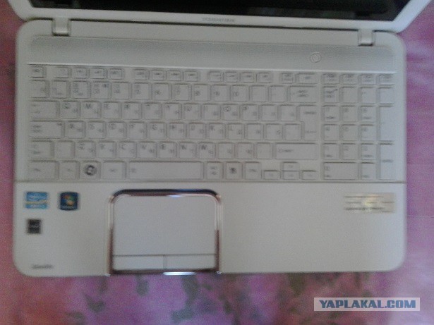 Ноутбук Toshiba Satellite L850 B1W продается.