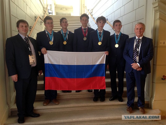 Вопреки ЕГЭ: школьники из РФ завоевали 5 золотых медалей на Международной олимпиаде по физике