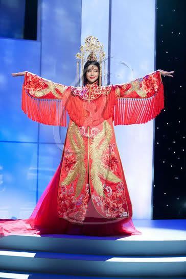Мисс Вселенная - национальные костюмы 2011