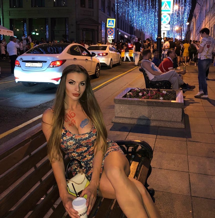 Женщины С Большой Ножками Проститутки В Москве