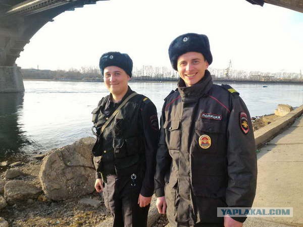 Полицейский спас прыгнувшую с моста девочку в Иркутске