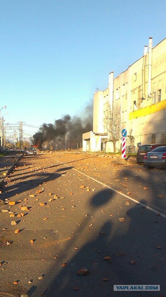 Очевидцы сообщают о сильном взрыве под Петербургом
