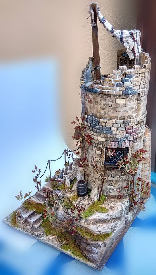 Сломанная башня, или что можно сделать из обычной банки от чипсов
