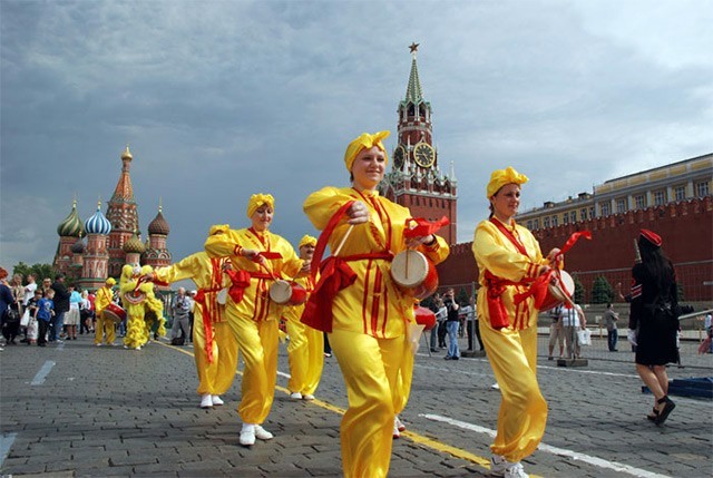Сотрудники Следственного Комитета выловили в Москве нескольких членов ассоциации "Фалунь Дафа". Решил погуглить, чем прославились эти ребята.